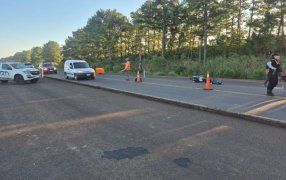 Motociclista de 65 años resultó herido tras despistar sobre la Ruta Nacional N° 105, en jurisdicción del Municipio de Fachinal