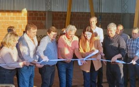 Concepción de la Sierra: La Cooperativa CEUROSP inauguró su fábrica de postes de hormigón armado