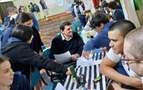 Apóstoles: El Ministro Adolfo Safrán participó de la “Jornada de Robótica, Programación y Tecnología” que se realizó en el Instituto Superior Cristo Rey