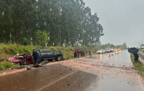 El Soberbio: Fatal choque sobre la sobre la Ruta Provincial Nº 2, hubo un fallecido y tres personas resultaron gravemente heridas