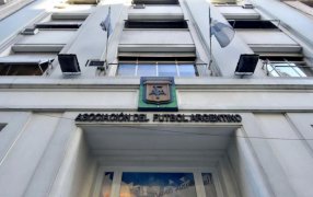 Allanan la sede de la AFA y clubes de fútbol por la causa Sur Finanzas