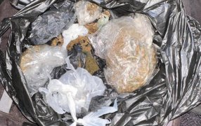 Apóstoles, Puerto Iguazú y Posadas: Persecuciones y secuestro de drogas en operativos policiales