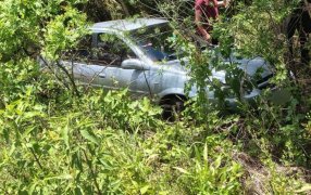 Perdió el control en una curva y terminó en la banquina, fue sobre la Ruta Provincial Nº 30, en el acceso a la localidad de Arroyo del Medio