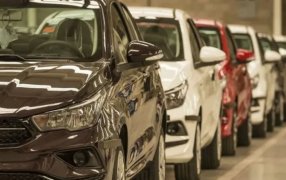 Precios de los automóviles en Diciembre: Marcas modulan aumentos y ofrecen descuentos para incentivar las ventas