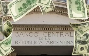 El BCRA ya compró más de 10.000 millones de dólares en 2026 y alcanzó en apenas cinco meses el piso de la meta anual