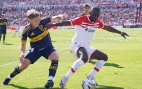 Boca Juniors le ganó agónicamente a Estudiantes de La Plata y llega al Superclásico en la cima del Torneo Clausura