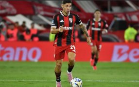 Torneo Apertura: En un partido picante y lleno de polémicas, el River Plate de Chacho Coudet venció 2 a 1 a Huracán en Parque Patricios