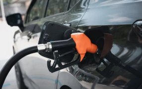 En estaciones de servicio del país: Suben hasta 5% los combustibles por la escalada del precio del petróleo