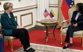 Venezuela: Delcy Rodríguez recibió a la enviada de Estados Unidos y abrió una etapa de diálogo formal