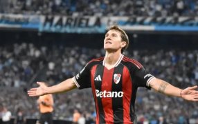 Torneo Apertura: River Plate venció 2 a 0 a Racing Club en Avellaneda y llega firme al Superclásico ante Boca Juniors