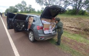 Gendarmería Nacional secuestró más de 15 mil paquetes de cigarrillos: Un vehículo evadió un dispositivo de control emplazado sobre la Ruta Nacional Nº 12