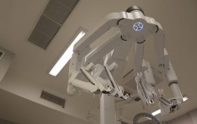 Posadas: El Hospital Madariaga dio un salto tecnológico con el nuevo robot Da Vinci y realizó cuarenta cirugías exitosas