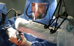 Del bisturí al robot: La nueva era en operaciones de cadera y rodilla