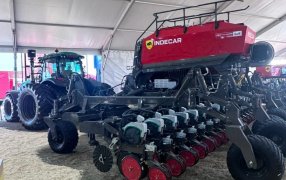 INDECAR celebra los 20 años de Expoagro con una promoción sin precedentes: Regala un tractor con la compra de su sembradora