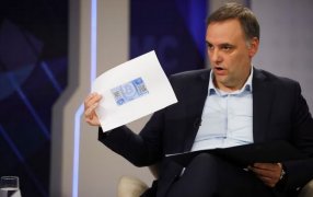Manuel Adorni admitió que ocultó ingresos en sus declaraciones juradas por al menos 500.000 dólares