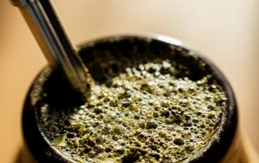 El ranking de las veinte yerbas más vendidas de la Argentina: Cuáles son las dos potencias que pelean por el primer puesto