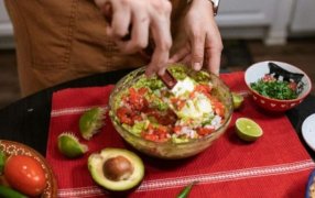 El Ministerio de Salud Pública de Misiones brinda recomendaciones para una alimentación saludable durante las fiestas