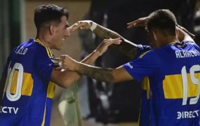 Un opaco Boca Juniors doblegó a Banfield en el final, por el Torneo Apertura