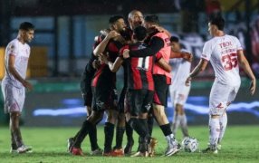 Bajo un diluvio, el "Dragón" se impuso 2 a 0 ante el "Guapo": Defensores de Belgrano dio el golpe y eliminó a Barracas Central de la Copa Argentina 2025