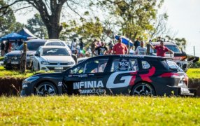 Oberá: Emiliano Stang del equipo oficial Toyota con el Corolla Cross es el primer ganador de la era SUV del TC2000