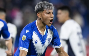 Torneo Clausura: En el Estadio José Amalfitani Vélez Sarsfield venció 2 a 1 a Independiente, que sigue en crisis