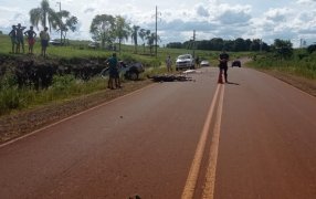 Misiones: Murió un motociclista tras chocar contra un pickup en Colonia Paraíso