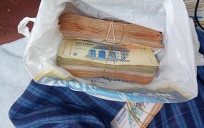 En un descuido se hizo de más de un millón y medio de pesos, pero las cámaras lo delataron y terminó tras las rejas