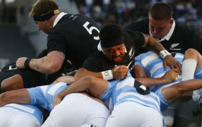 Los Pumas cayeron ante los All Blacks en el Estadio Mario Alberto Kempes de la ciudad de Córdoba, al que asistieron más de 50 mil personas en el debut del Rugby Championship 2025