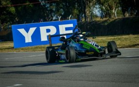 Julián Ramos ganó en Río Cuarto la carrera sabatina de Fórmula Nacional