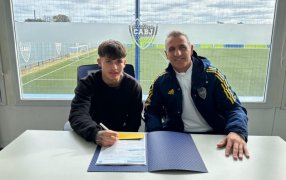 De Candelaria a Boca Juniors: Ezequiel Vidal González firmó su primer contrato profesional