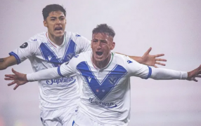 En la noche de la niebla, Vélez Sarsfield tuvo luz propia y es el campeón de la Supercopa Internacional