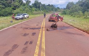 Dos fallecidas y dos heridos tras un siniestro vial entre dos automóviles ocurrido sobre la Ruta Nacional N° en la localidad misionera de Piñalito Norte