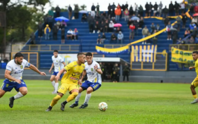Torneo Federal A de Fútbol: En el Barrio  Rocamora de la ciudad de Posadas, Bartolomé Mitre y Crucero igualaron 0 a 0