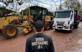 Estafa millonaria a empresa constructora en la ciudad misionera de Posadas: Investigadores recuperaron un camión y una motoniveladora
