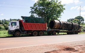 Gesto solidario: La Cooperativa Km 16 donó un secadero a la Cooperativa Yerbatera de El Soberbio