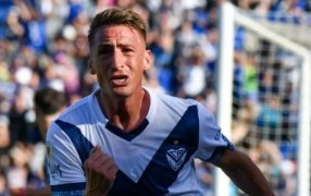 Liga Profesional de Fútbol: En el final, Vélez Sarsfield venció a Racing Clud y sigue como puntero absoluto