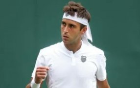 Tenis: Tomás Etcheverry avanzó en Cincinnati pero se despidió Sebastián Báez