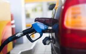 Acuerdo con petroleras: Las naftas subirán 4% mensual hasta Febrero y 3,5% en Marzo