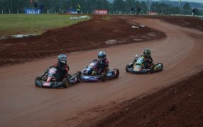 Apóstoles: El día sábado con ajustadas clasificaciones y las primeras series comenzó la quita fecha del Misionero de Karting en el Kartódromo "terrado" Mariano Olexyn