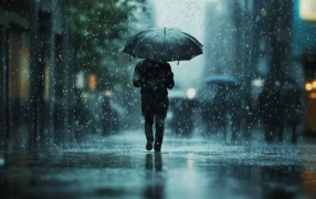 Medio Ambiente: Qué es la “lluvia negra”, el fenómeno que se espera afecte a la Argentina