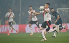 Liga Profesional de Fútbol: Independiente Rivadavia de Mendoza le ganó sobre la hora 2 a 1 a River Plate, que no pudo acercarse a Vélez Sarsfield