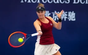 Tenis: Nadia Podoroska obtuvo una victoria al inicio en el WTA 1000 de Beijing y sorpresiva eliminación de Tomás Etcheverry en el debut del ATP 500 de Tokio