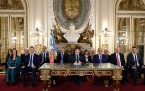 El Presidente Javier Milei dijo que la Argentina recibirá 32 mil millones de dólares y afirmó: “Eliminamos el cepo para siempre”