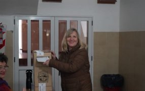 Apostoles: En un domingo cargado de civismo y emoción, la Intendente María Eugenia Safrán ya emitió su voto