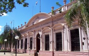 El Gobierno de Misiones adelantará con recursos provinciales los fondos correspondientes al salario docente que adeuda la Nación