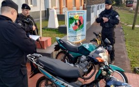 Concepción de la Sierra: Allanaron una vivienda y secuestraron motocicletas por presunta organización de picadas clandestinas