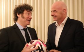 En medio de las polémicas con la Asociación del Fútbol Argentino, el Presidente Javier Milei suspendió su viaje al sorteo del Mundial 2026