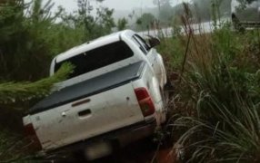 Despiste de una camioneta sobre la Ruta Nacional N° 14 en la localidad misionera de Fracrán, dejó solo daños materiales