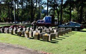Gendarmería Nacional secuestró sesenta mil paquetes de cigarrillos, fue en cercanías al ingreso del Parque Nacional Iguazú