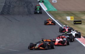 FIA Fórmula 2 en Silverstone: Un roce marginó a Nicolás Varrone de llegar en Top10, arribó 13°